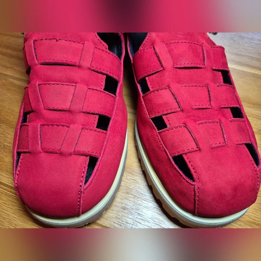 Buffalino Unisex Red Suede Vintage 90's Buckle Sandals‎ - size M8 W 9.5